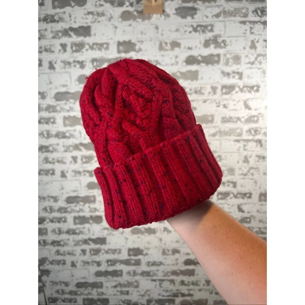 American Eagle | red knitted beanie